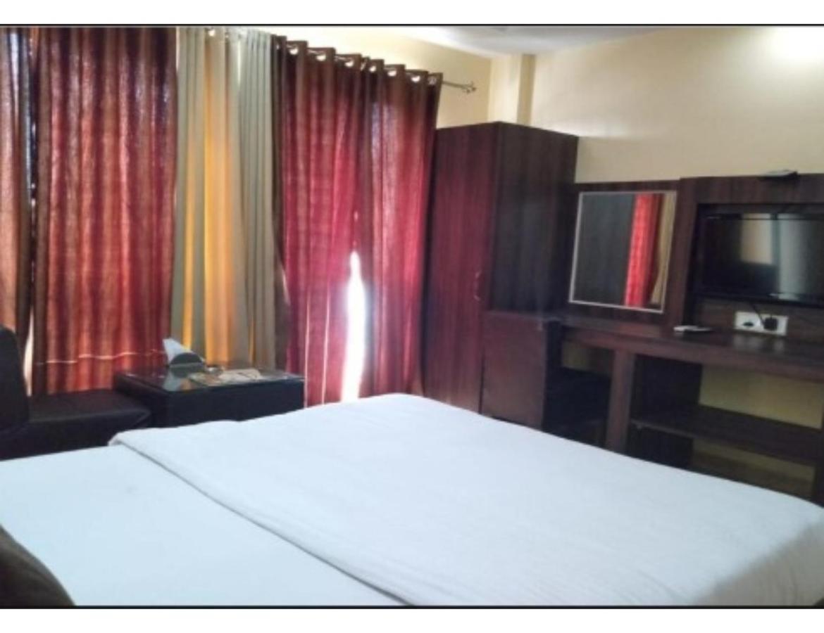 Hotel Mamta Palace, Kushinagar 外观 照片